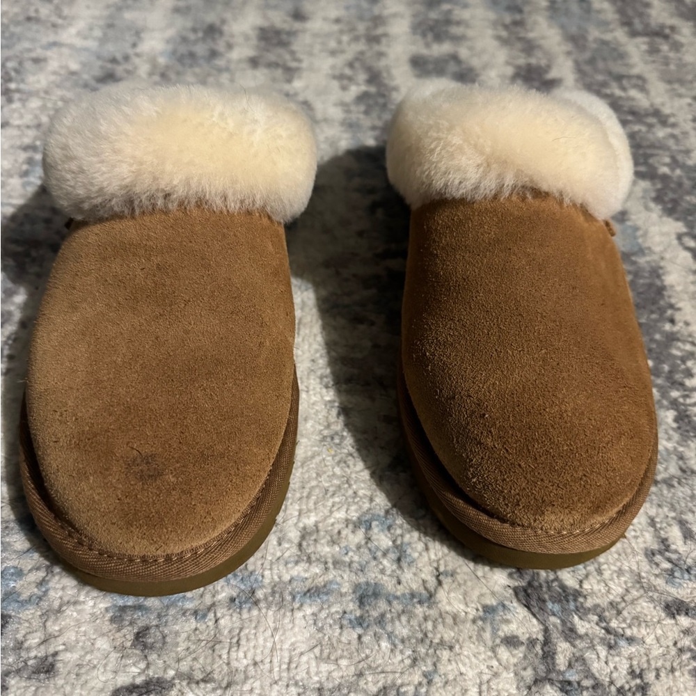 UGG chestnut Women's Slippers